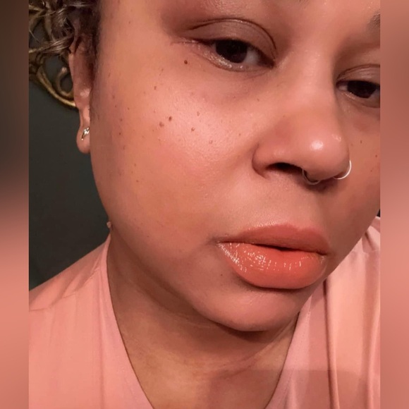 Meet your Posher, Tana C! ♥️ - Picture 2 of 4